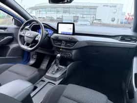 Ford Focus (2023) thumbnail 3
