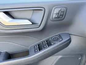 Ford Kuga (2024) thumbnail 29