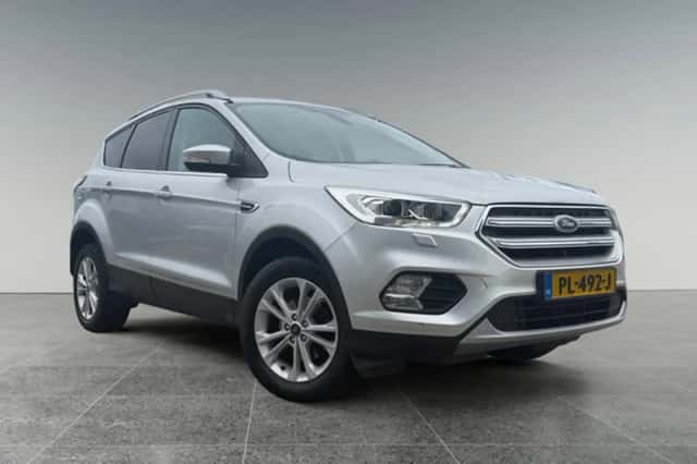 Ford Kuga (2017) thumbnail 2