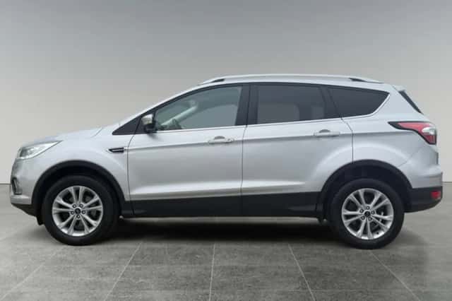Ford Kuga (2017) thumbnail 4