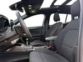 Ford Focus (2019) thumbnail 3