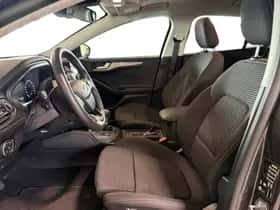 Ford Focus (2020) thumbnail 3