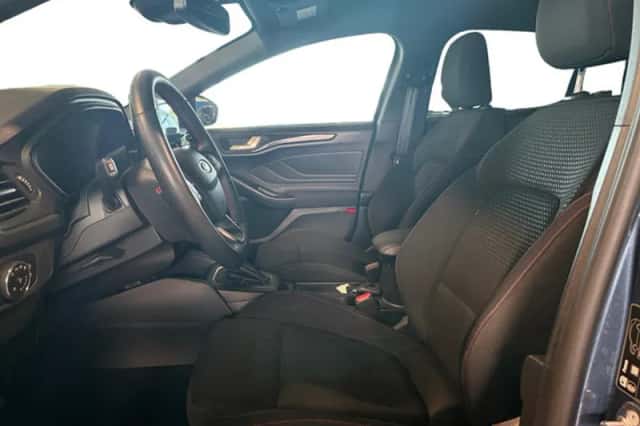Ford Focus (2024) thumbnail 3