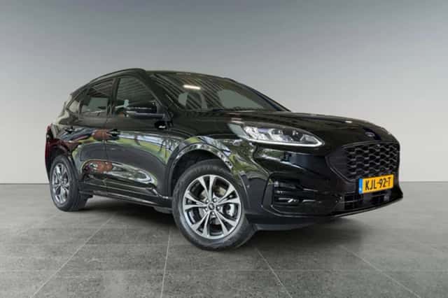 Ford Kuga (2023) thumbnail 2