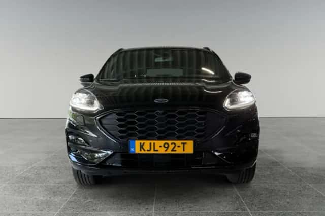 Ford Kuga (2023) thumbnail 5
