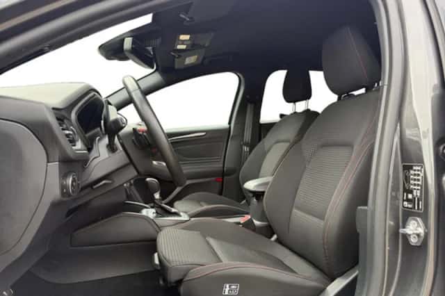 Ford Focus (2023) thumbnail 3