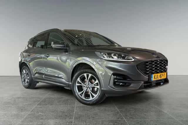 Ford Kuga (2023) thumbnail 2