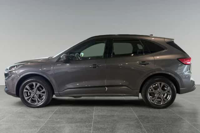 Ford Kuga (2023) thumbnail 4