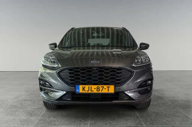 Ford Kuga (2023) thumbnail 5