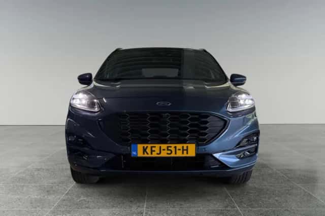 Ford Kuga (2023) thumbnail 5