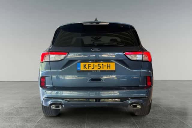 Ford Kuga (2023) thumbnail 6