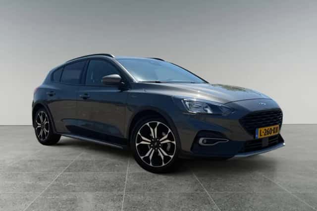 Ford Focus (2021) thumbnail 2