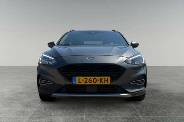 Ford Focus (2021) thumbnail 5