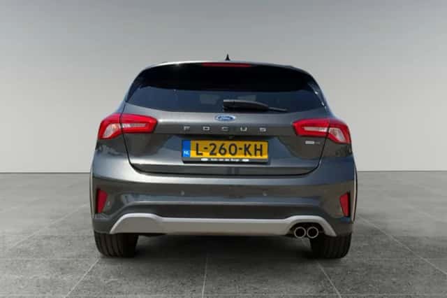 Ford Focus (2021) thumbnail 6