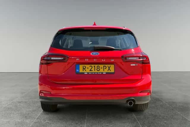 Ford Focus (2022) thumbnail 6