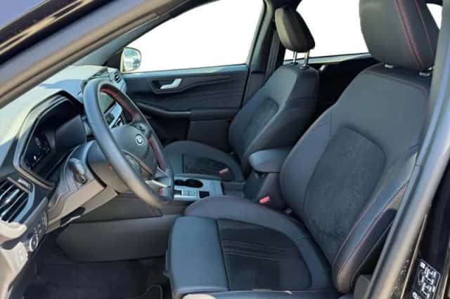 Ford Kuga (2024) thumbnail 3