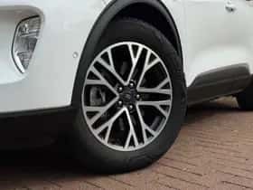 Ford Kuga (2020) thumbnail 3