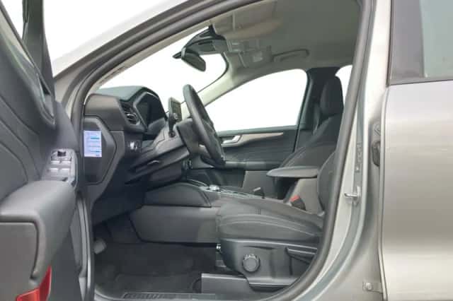 Ford Kuga (2024) thumbnail 3