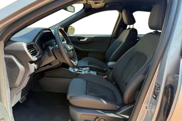 Ford Kuga (2025) thumbnail 3