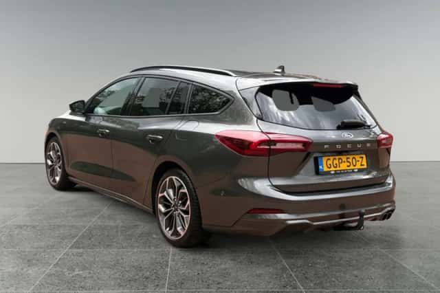 Ford Focus (2024) thumbnail 3