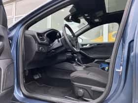 Ford Focus (2025) thumbnail 3