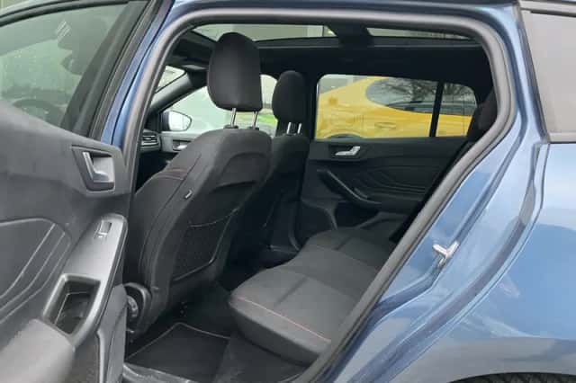 Ford Focus (2025) thumbnail 6