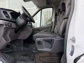 Ford Transit (2021) thumbnail 3