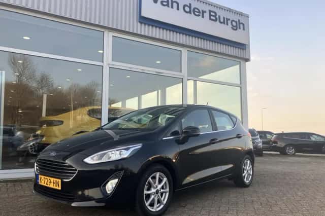 Ford Fiesta (2021) thumbnail 2