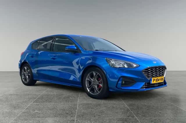 Ford Focus (2022) thumbnail 2