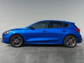 Ford Focus (2022) thumbnail 4