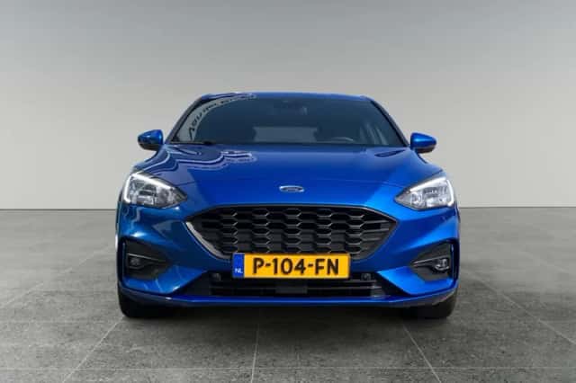 Ford Focus (2022) thumbnail 5