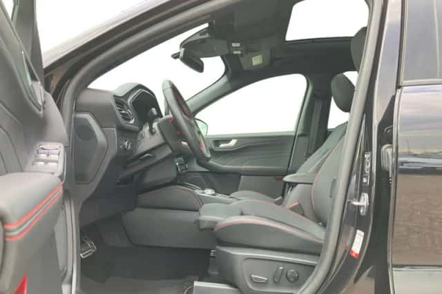 Ford Kuga (2024) thumbnail 3