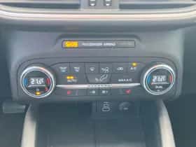 Ford Kuga (2022) thumbnail 17