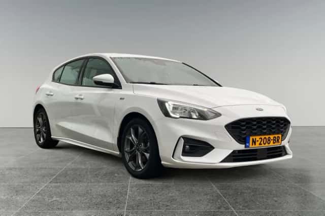 Ford Focus (2021) thumbnail 2