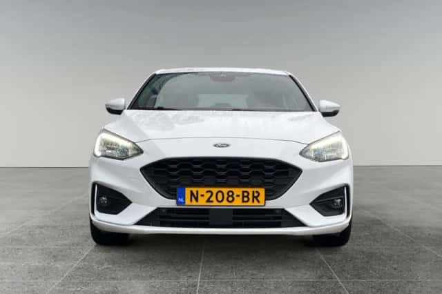 Ford Focus (2021) thumbnail 5