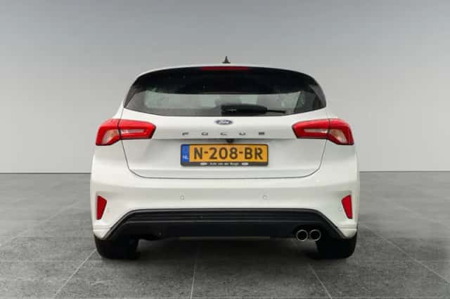 Ford Focus (2021) thumbnail 6
