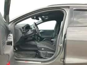 Ford Focus (2023) thumbnail 3