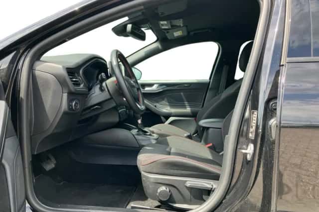 Ford Focus (2024) thumbnail 3