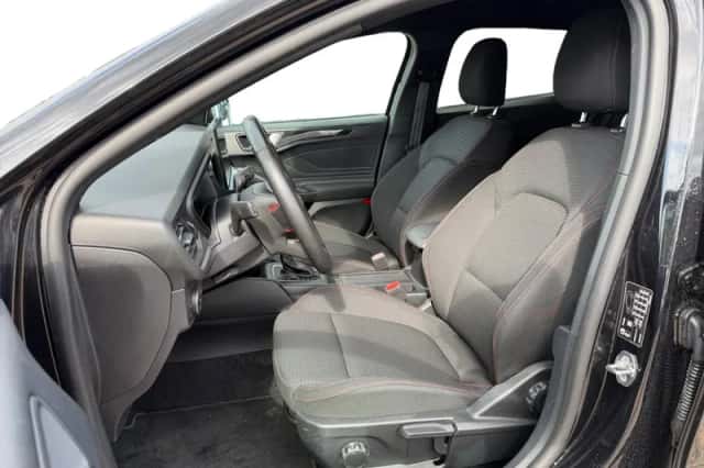 Ford Focus (2024) thumbnail 3