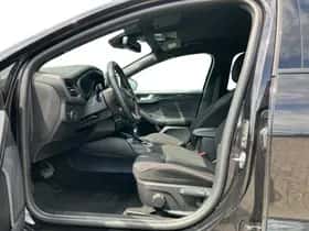 Ford Focus (2024) thumbnail 3