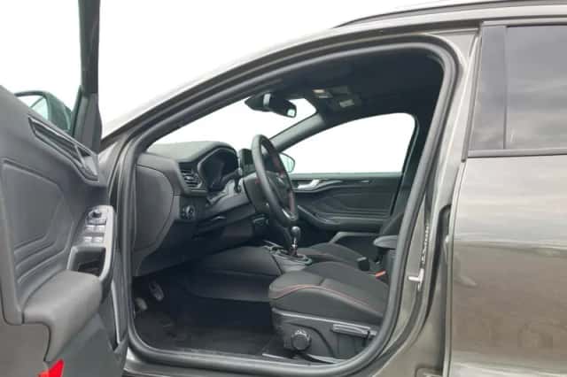 Ford Focus (2024) thumbnail 3