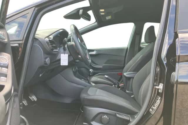 Ford Fiesta (2020) thumbnail 3