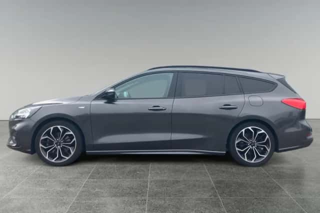 Ford Focus (2021) thumbnail 4