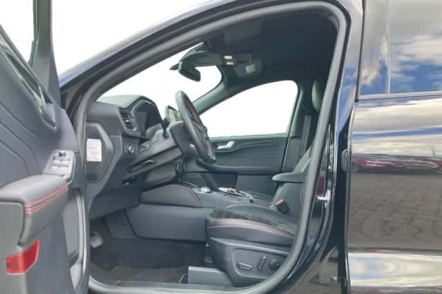 Ford Kuga (2024) thumbnail 3