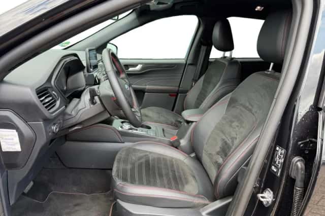 Ford Kuga (2024) thumbnail 3