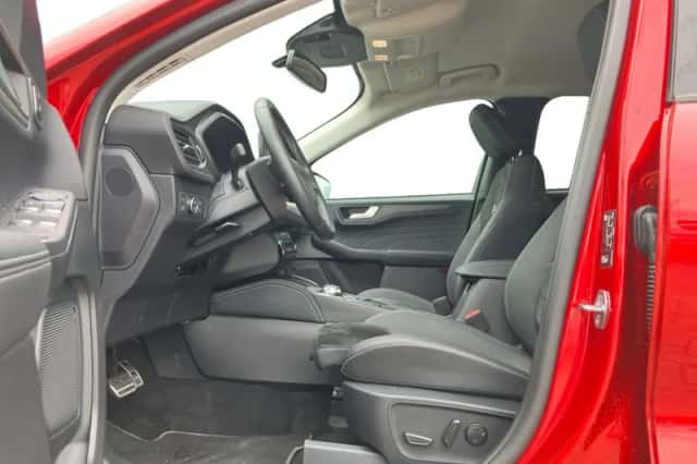 Ford Kuga (2024) thumbnail 3