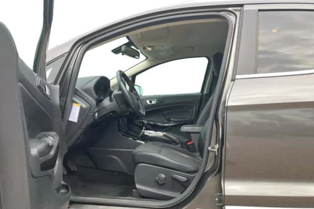 Ford EcoSport (2018) thumbnail 3
