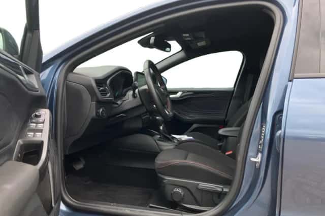 Ford Focus (2024) thumbnail 3