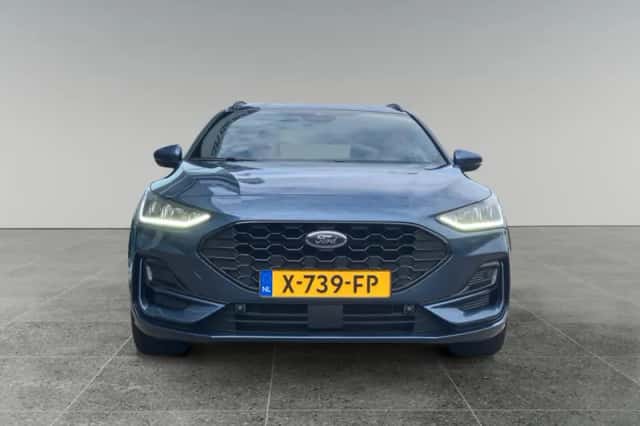 Ford Focus (2023) thumbnail 5