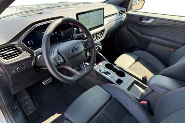 Ford Kuga (2024) thumbnail 3